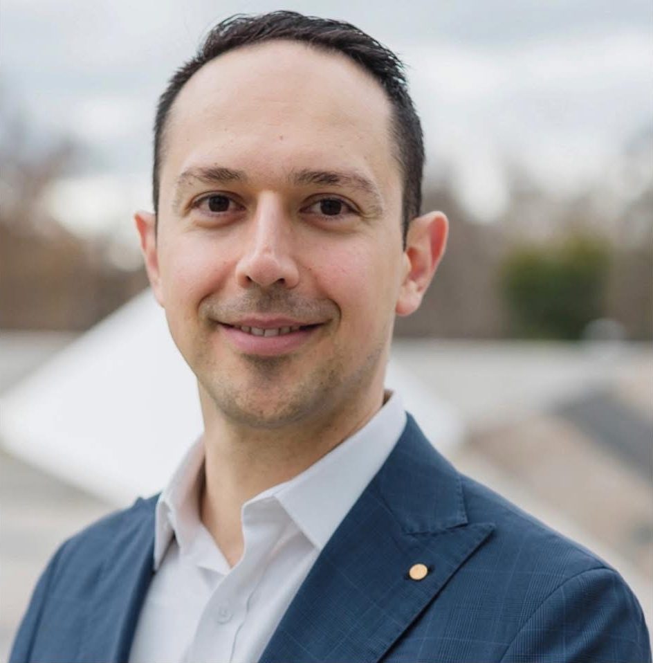 Keynote speaker Arman Abrahimzadeh.