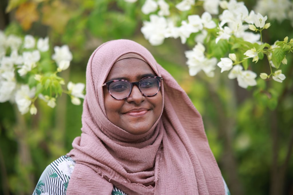 Alumna Yasmin.