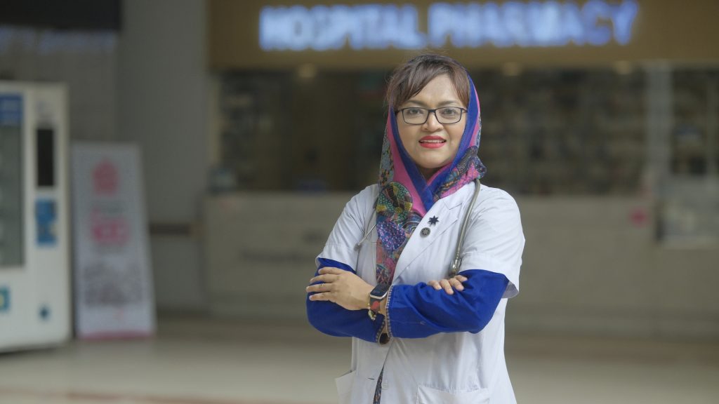 Farah photographed at her hospital.