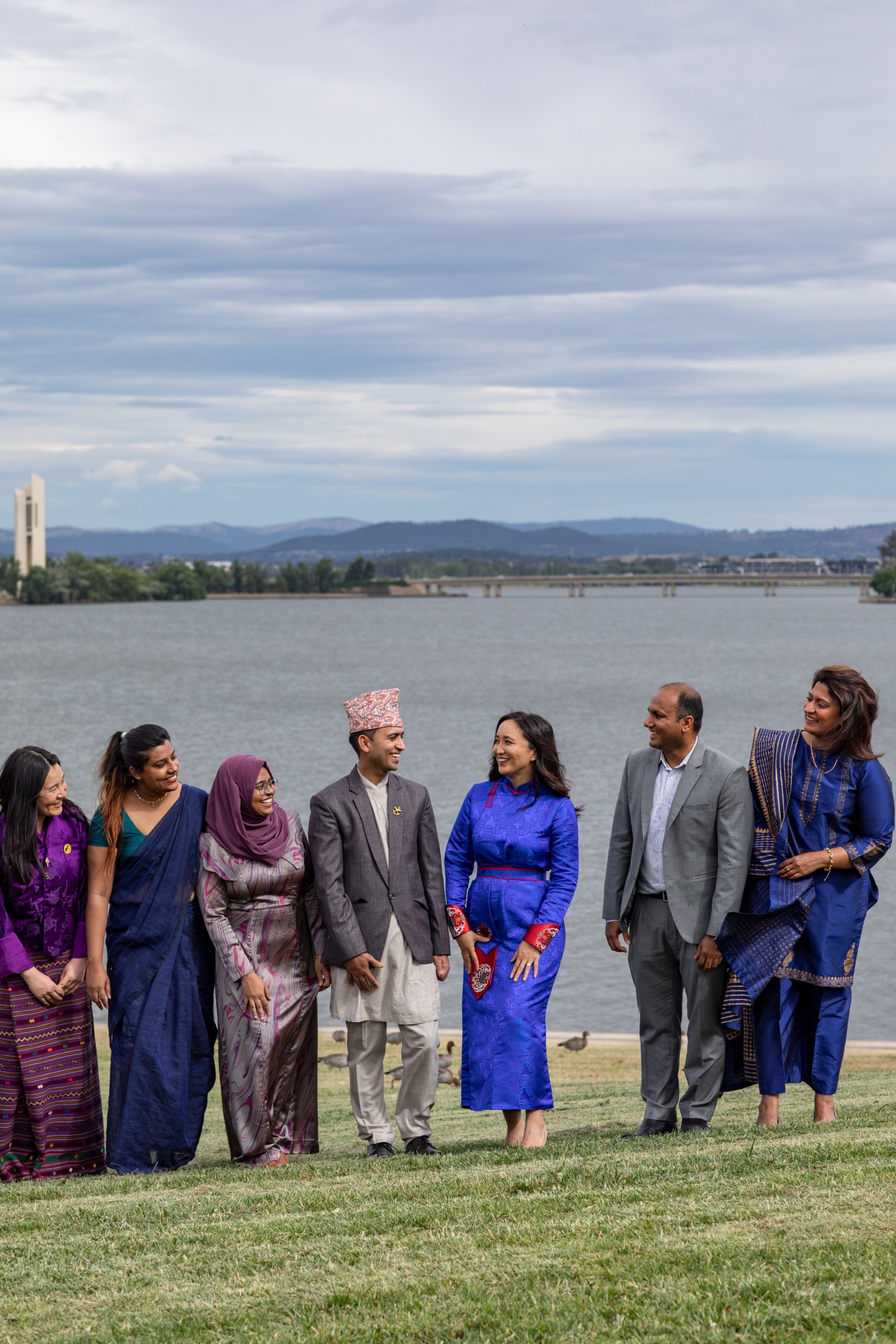 Alumnis near the lake