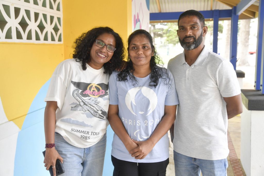 Fathimath (centre) pictured with her carer, Mohamed Ibrahim (right), and fellow alumna Ashfa Hamdi (left) from Maldives during the Australia Awards Disability Champions professional development opportunity they received to visit Australia.