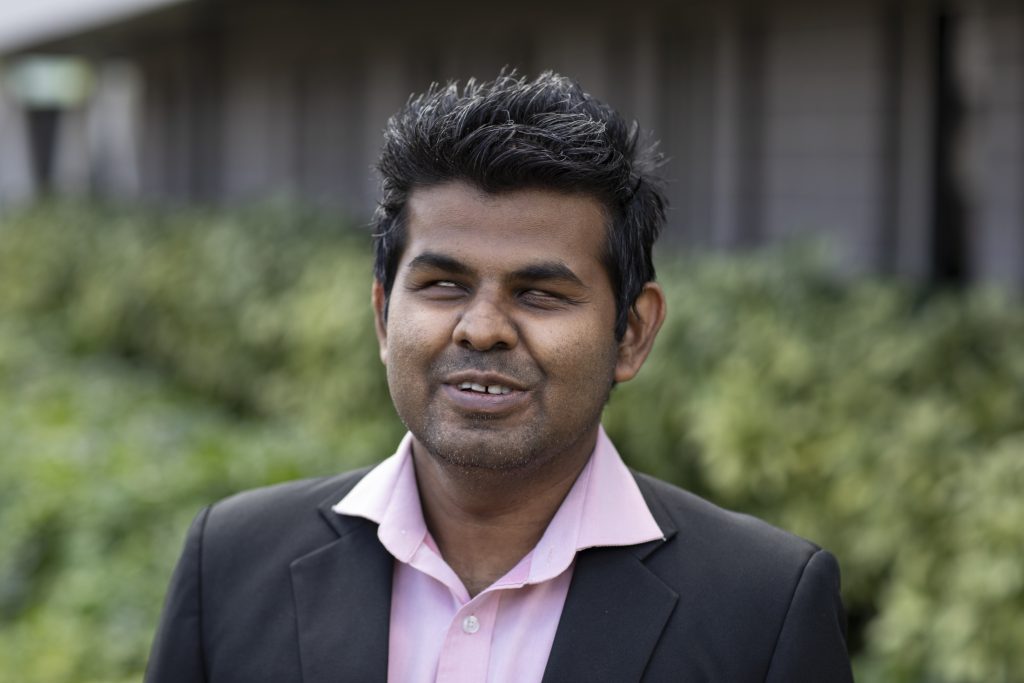 Sri Lankan alumnus's inspiring journey from vision loss to policy advocacy